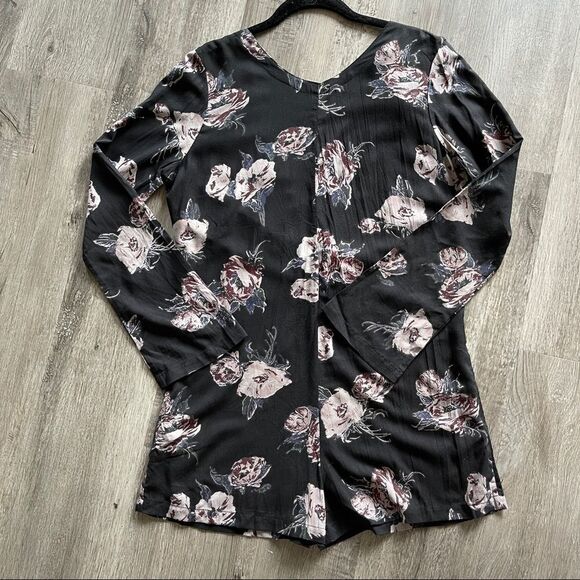 Cleobella Ellie Playsuit Black Floral Women's Open Back Romper - Picture 8 of 16